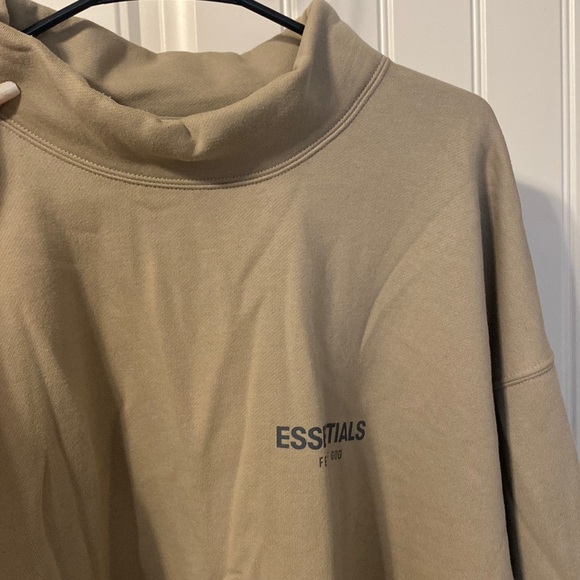 F.O.G Essentials Sweatshirt - Picture 1 of 4